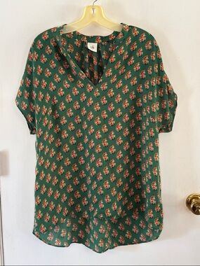 Cabi #3252 Stevie green floral bouquet short sleeve top Size Medium